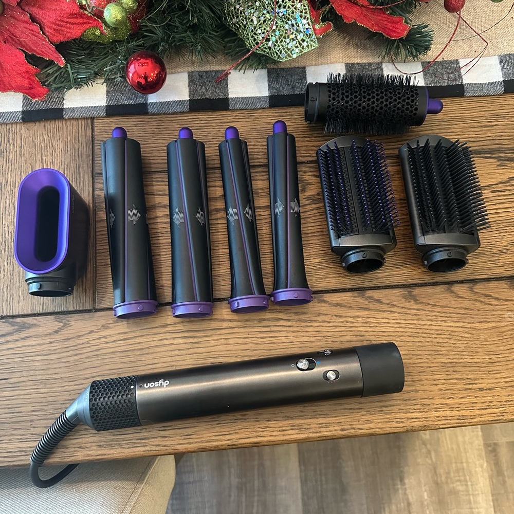 Dyson Airwrap complete set (includes long hair wrap attachments)